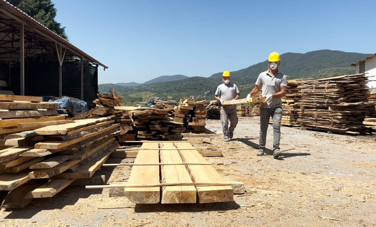 Çaycuma’da ÇAYBEL, sokak hayvanları için seri üretime geçti. Daha önce