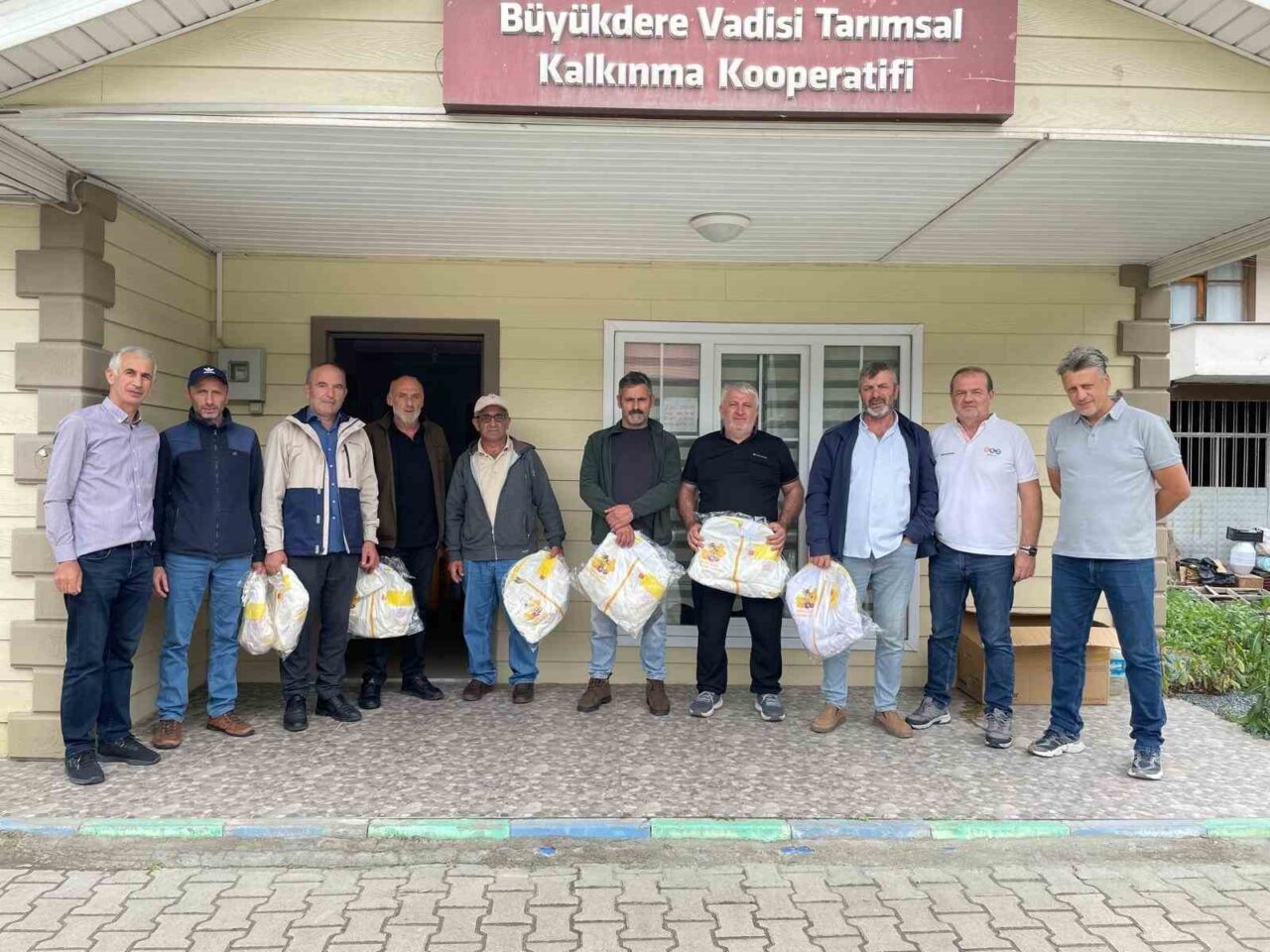 Çayeli Bakır İşletmeleri, Rize’nin Çayeli ilçesi Madenli bölgesinde arıcılara yönelik