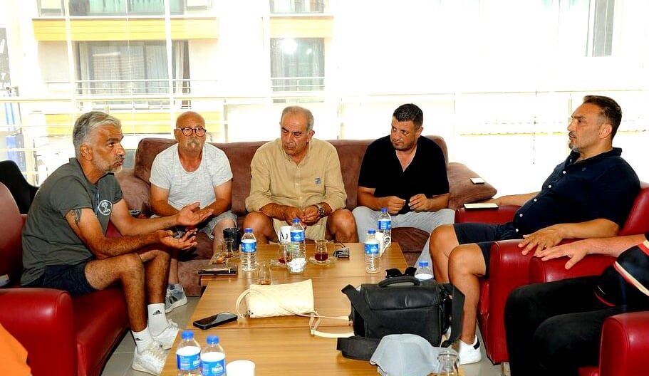 Çeşme’de meydana gelen orman yangınında ölümle burun buruna gelen yüzlerce