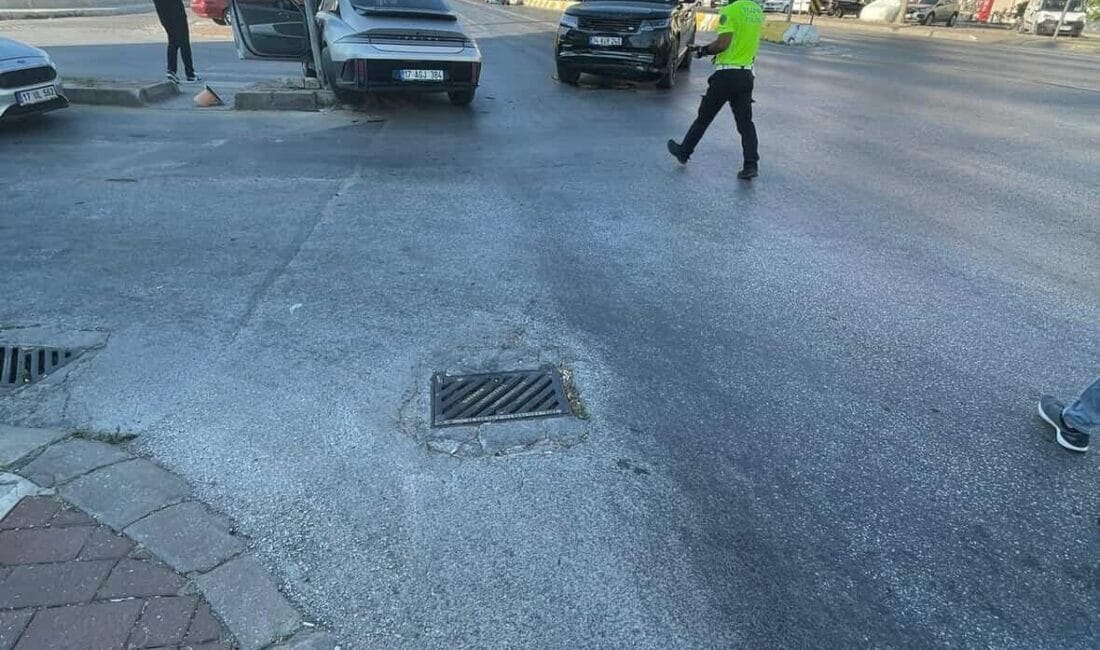 Çanakkale’de, CHP İstanbul Milletvekili Gamze Akkuş İlgezdi’nin bulunduğu otomobil kaza