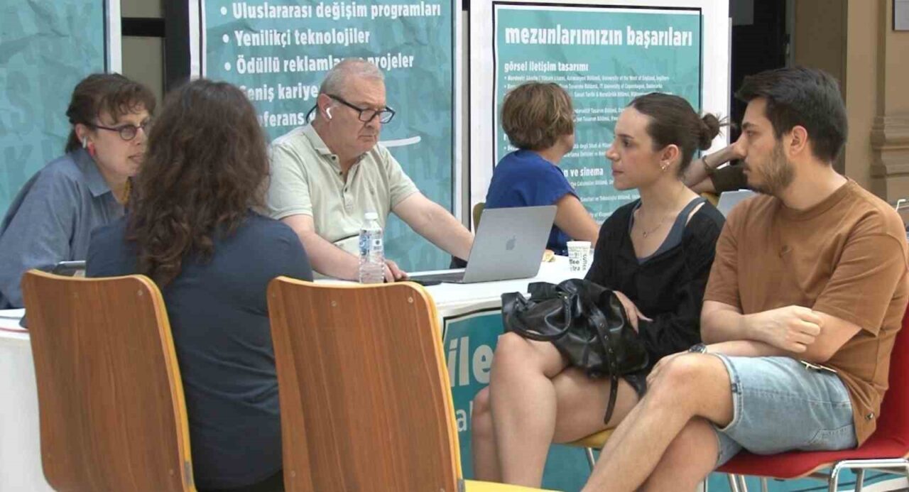 Üniversite tercihi yapacak gençlere tavsiyeler veren Kadir Has Üniversitesi Rektörü