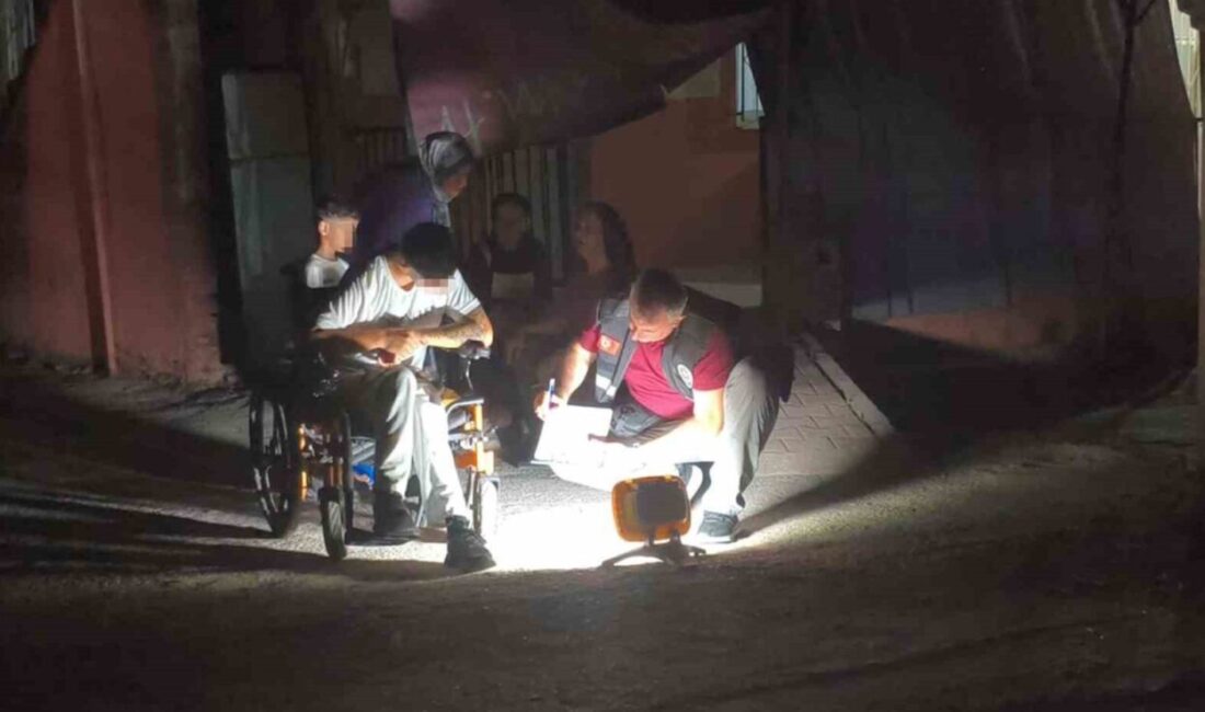 Antalya’da bir kişi alacaklı olduğunu iddia ettiği engelli gençle çıkan