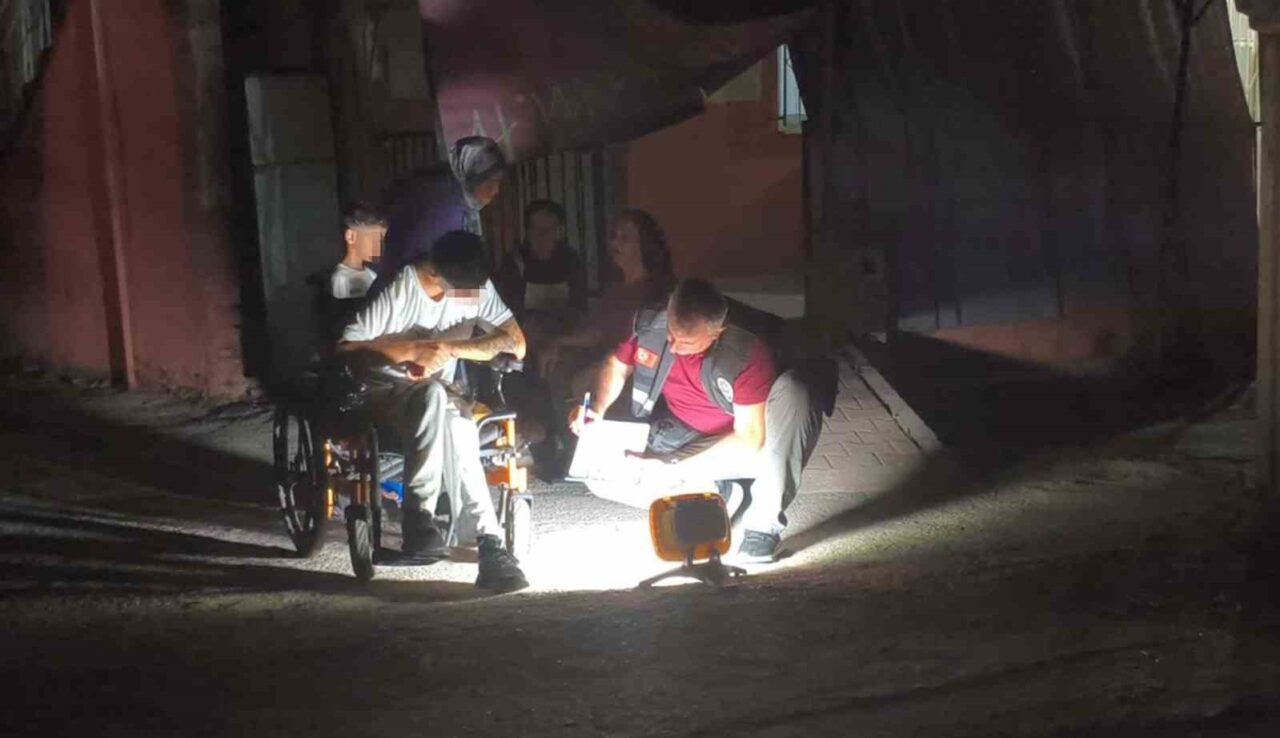 Antalya’da bir kişi alacaklı olduğunu iddia ettiği engelli gençle çıkan