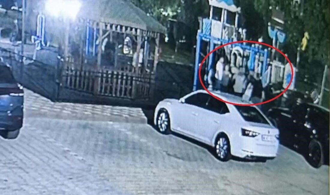 Diyarbakır’ın merkez Kayapınar ilçesinde çocuklar arasında çıkan kavgaya silahla müdahale