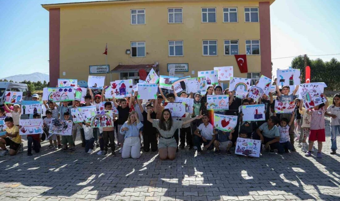 Van Büyükşehir Belediyesi, Ressam Melis Doğan’ı “Doğanın Çiçeklerine Açılan Kapı”