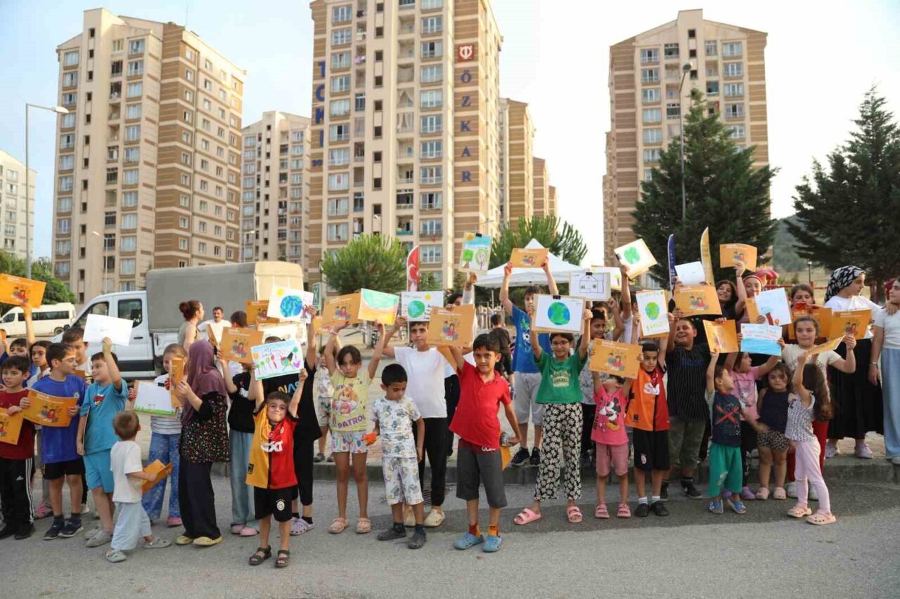 Bursa Büyükşehir Belediyesi, yangın bölgesinde endişe yaşayan ve yaşam alanlarından