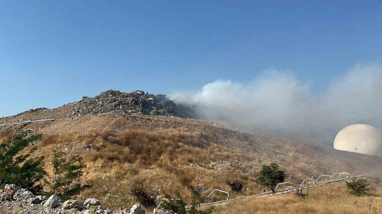 Muğla’nın Menteşe ilçesinde bulunan çöp deponi ve geri dönüşüm tesislerinde