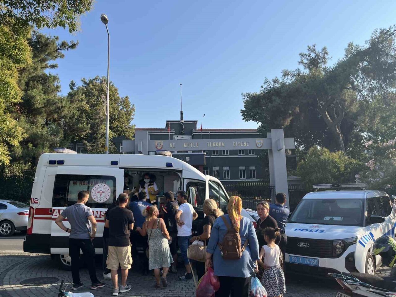 Tekirdağ Çorlu’da bıçaklı saldırıya uğrayan bir şahıs yaralandı. Olay, Cemaliye