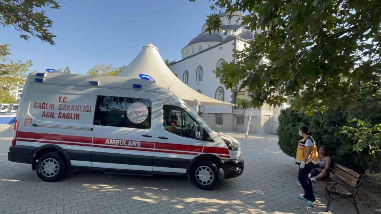 Tekirdağ Çorlu’da motosikletin çarptığı 17 yaşındaki kız yaralandı. Kaçan motosikletli