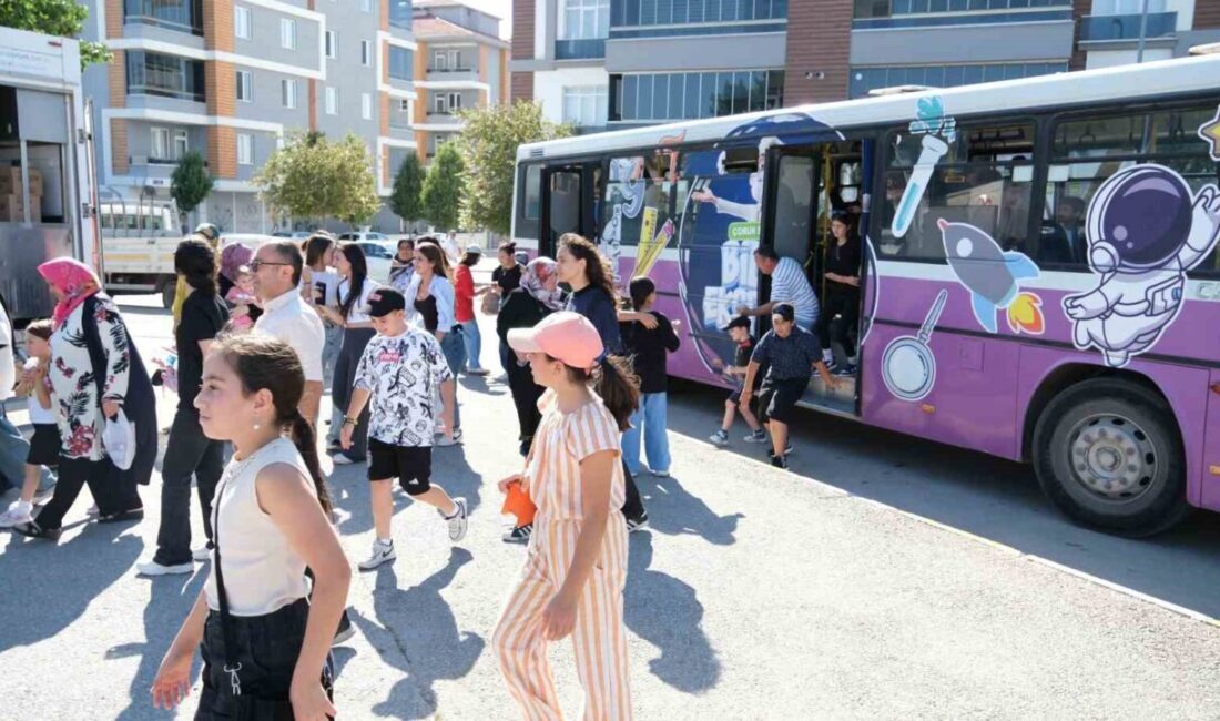 Çorum Belediyesi, sosyal belediyecilik anlayışıyla gerçekleştirdiği etkinlikte 700 çocuğu lunaparkta