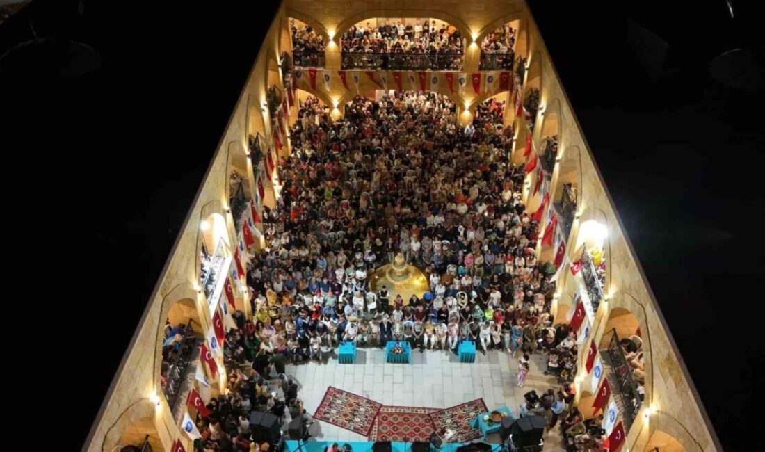 Çorum Belediyesi’nin kültür-sanat etkinlikleri dahilinde düzenlediği Sıra Gecesi, vatandaşların yoğun