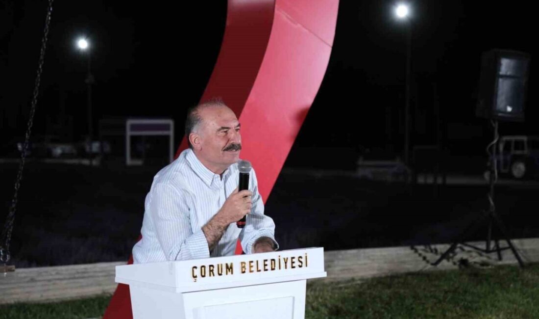 Çorum Belediyesi kültür-sanat etkinlikleri kapsamında lavanta bahçesinde düzenlenen şiir buluşması