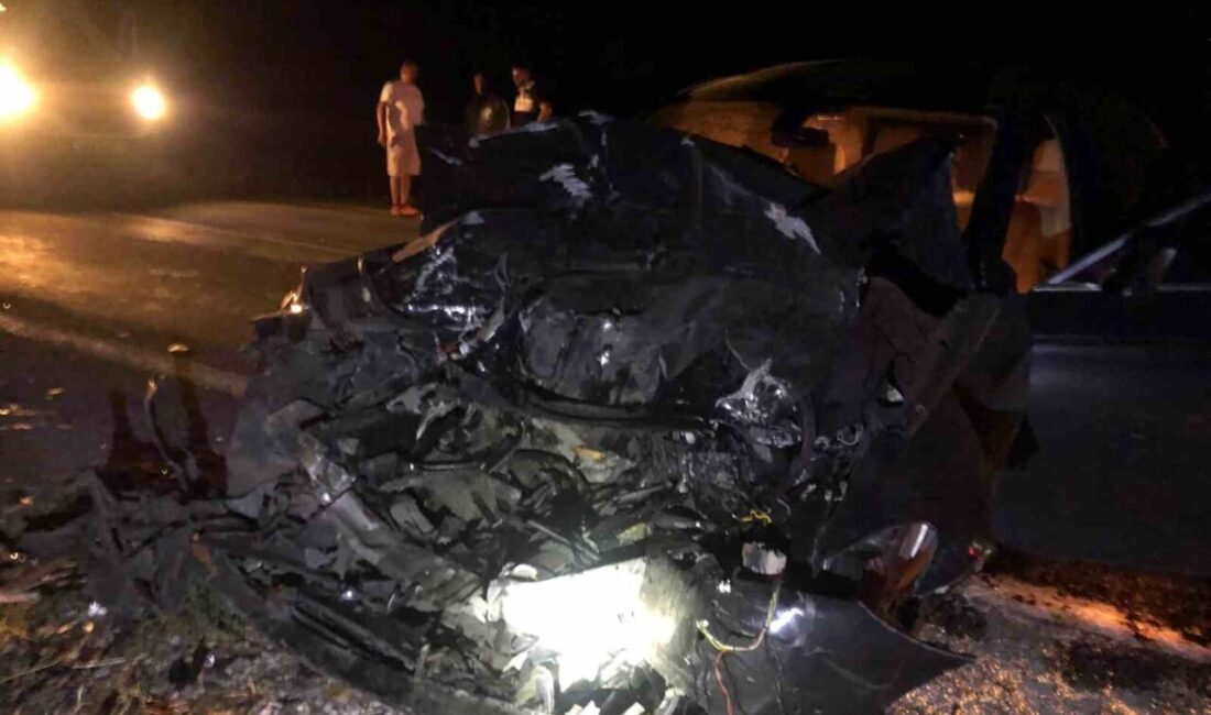 Çorum’un Sungurlu ilçesinde iki otomobil ile bir hafif ticari aracın