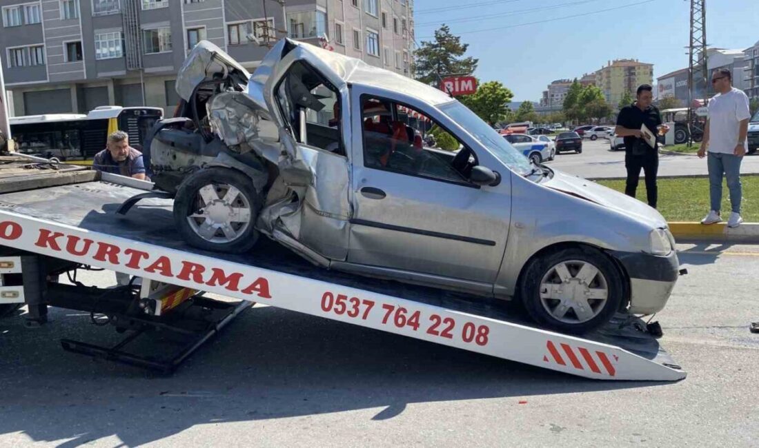 Çorum’da 5 aracın karıştığı zincirleme trafik kazasında 6 kişi yaralandı.