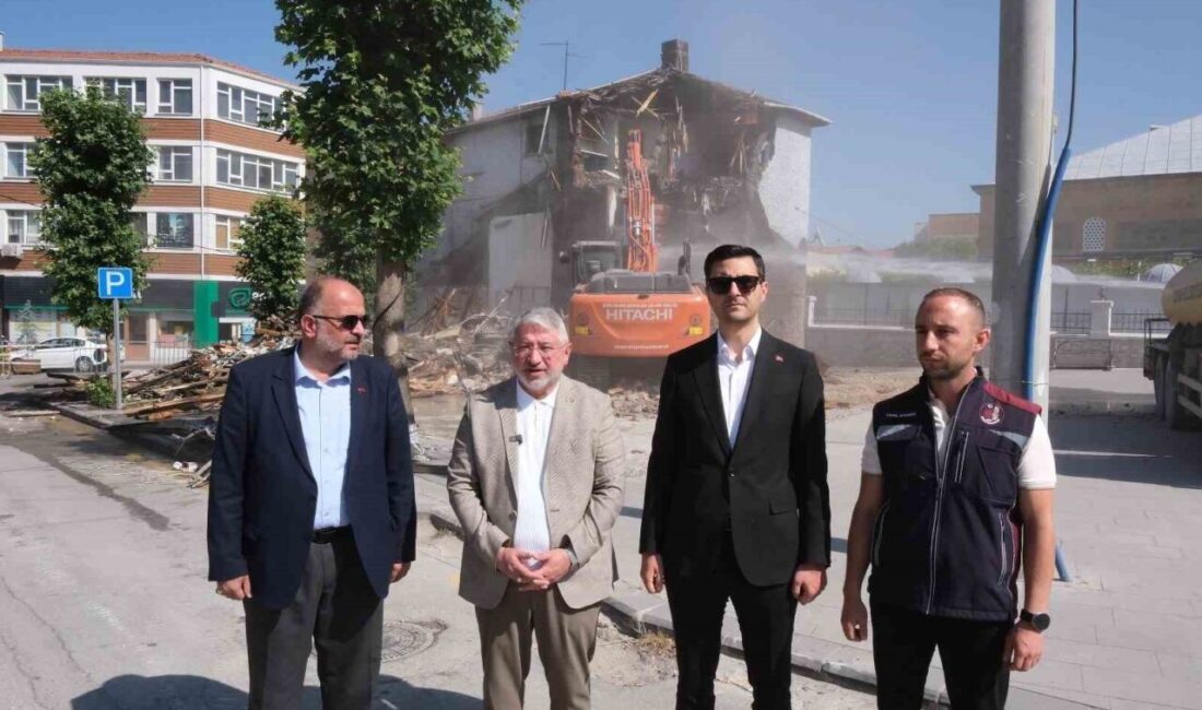 Çorum Belediyesi, kent merkezindeki tarihi dokuyu gün yüzüne çıkarmaya yönelik