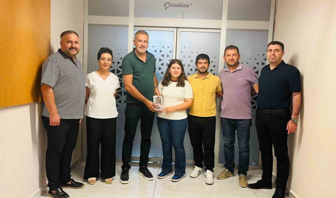 CÜ Vakfı Okulları öğrencisi Zeynep Bayram, LGS’de 500 tam puan