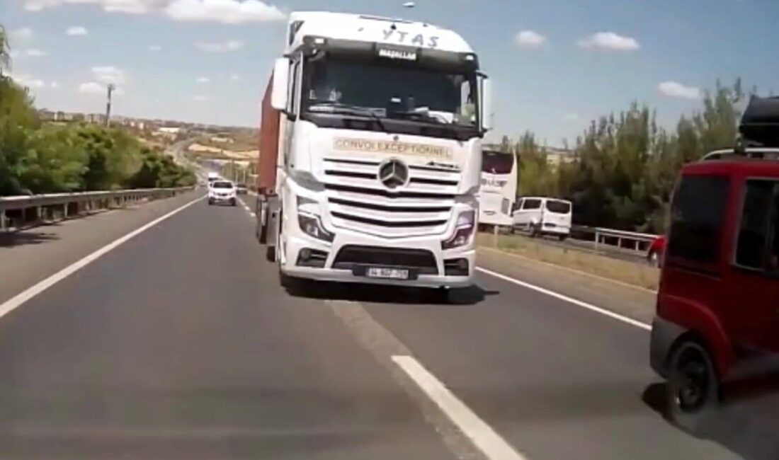 Tekirdağ İstanbul istikameti D-110 Karayolu üzerinde seyir halindeki bir tır