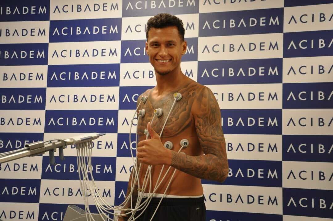 Başakşehir Kulübü’nün yeni transferi Davie Selke, sağlık kontrolünden geçti. Turuncu-lacivertli