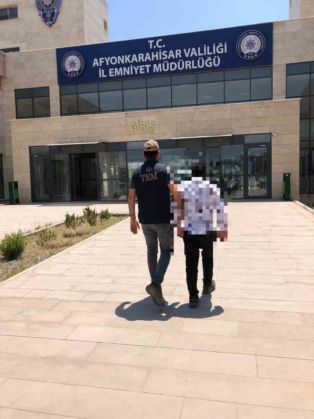 Afyonkarahisar’da polis tarafından DEAŞ terör örgütüne yönelik yapılan operasyonda örgütle