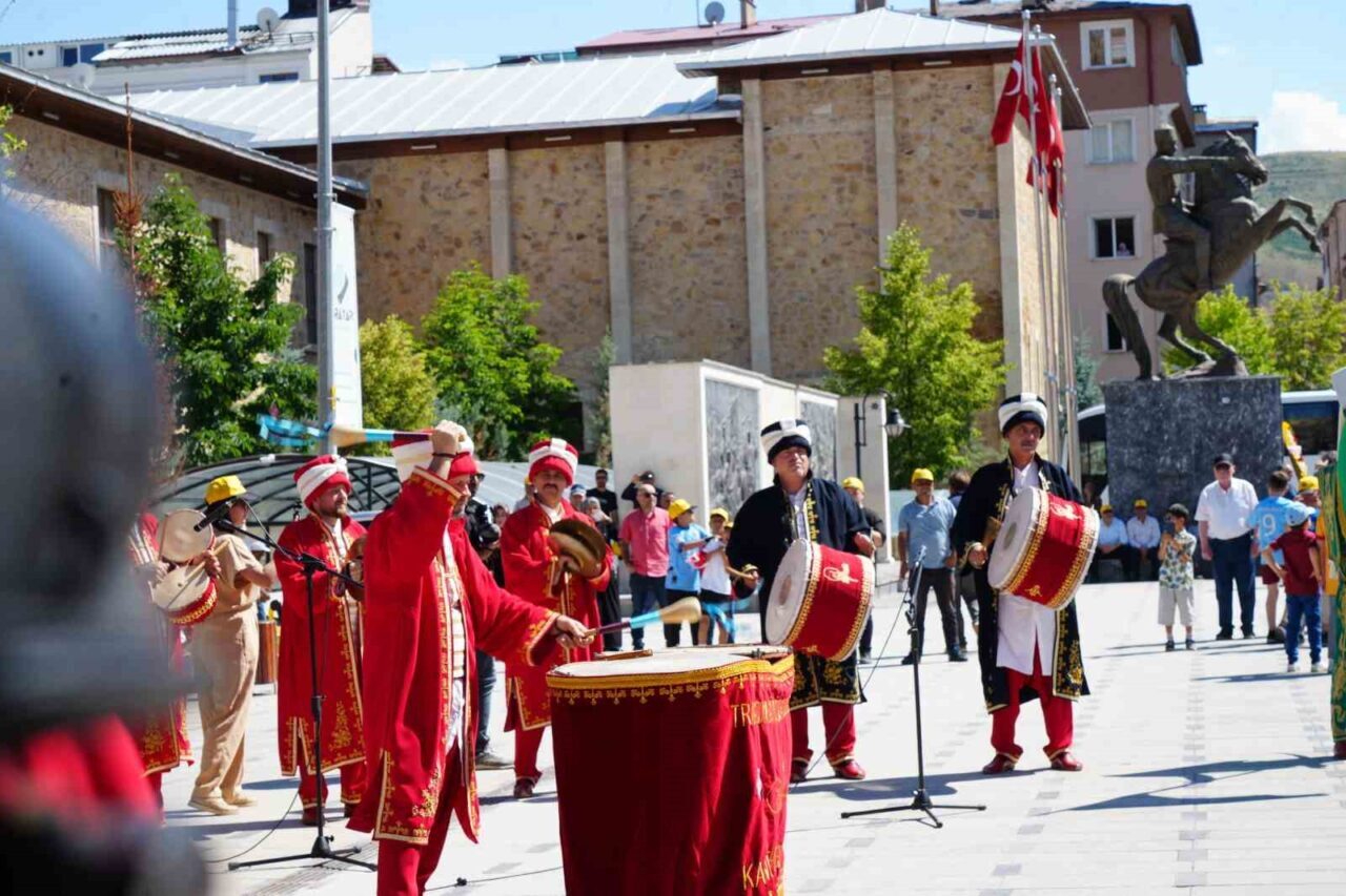Bayburt Dede Korkut 29. Uluslararası Kültür ve Sanat Şölenleri, renkli