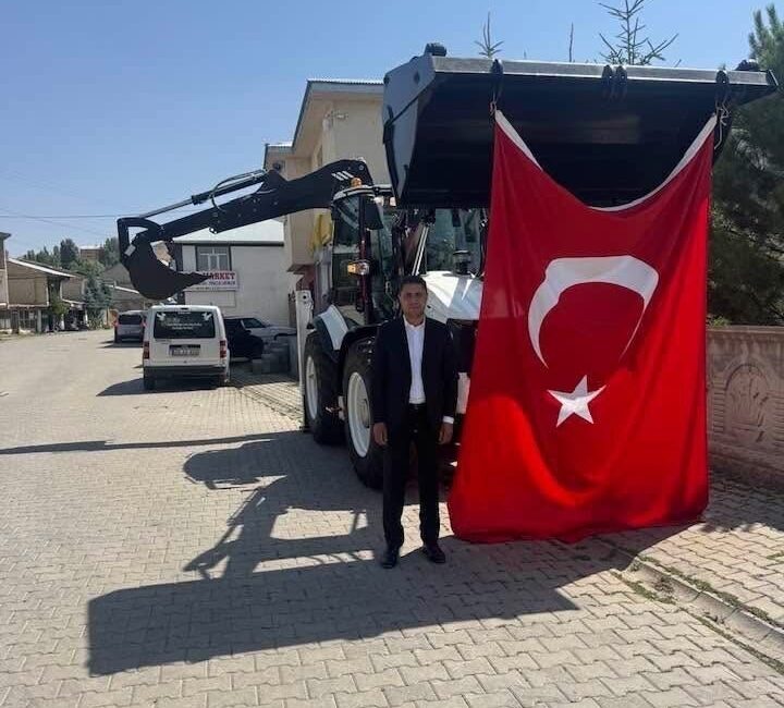 Ağrı’ya bağlı Dedeli Belediyesi araç filosunu güçlendirmeye devam ediyor. Dedeli