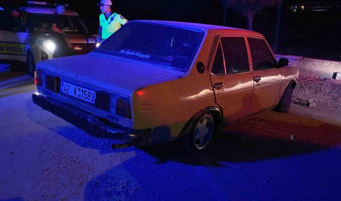 Konya’da dedesinden kalma otomobil ile polis ekiplerinin dur ihtarına uymayarak