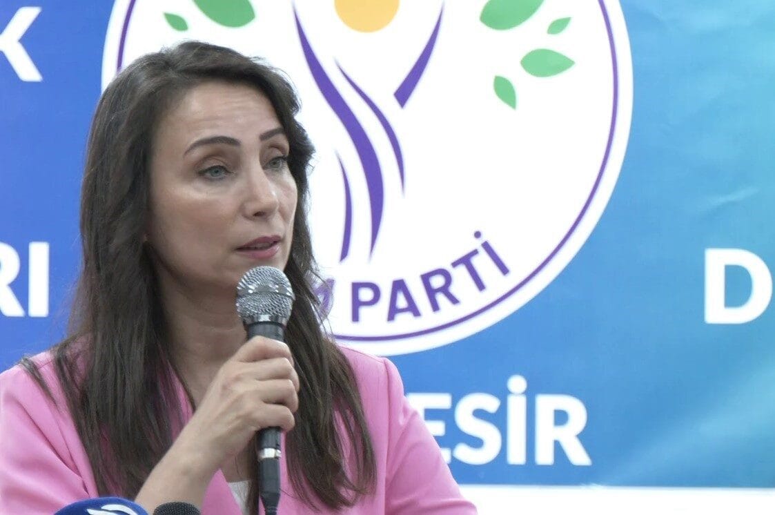DEM Parti Eş Genel Başkanı Tülay Hatimoğulları, Balıkesir’in Edremit ilçesinde