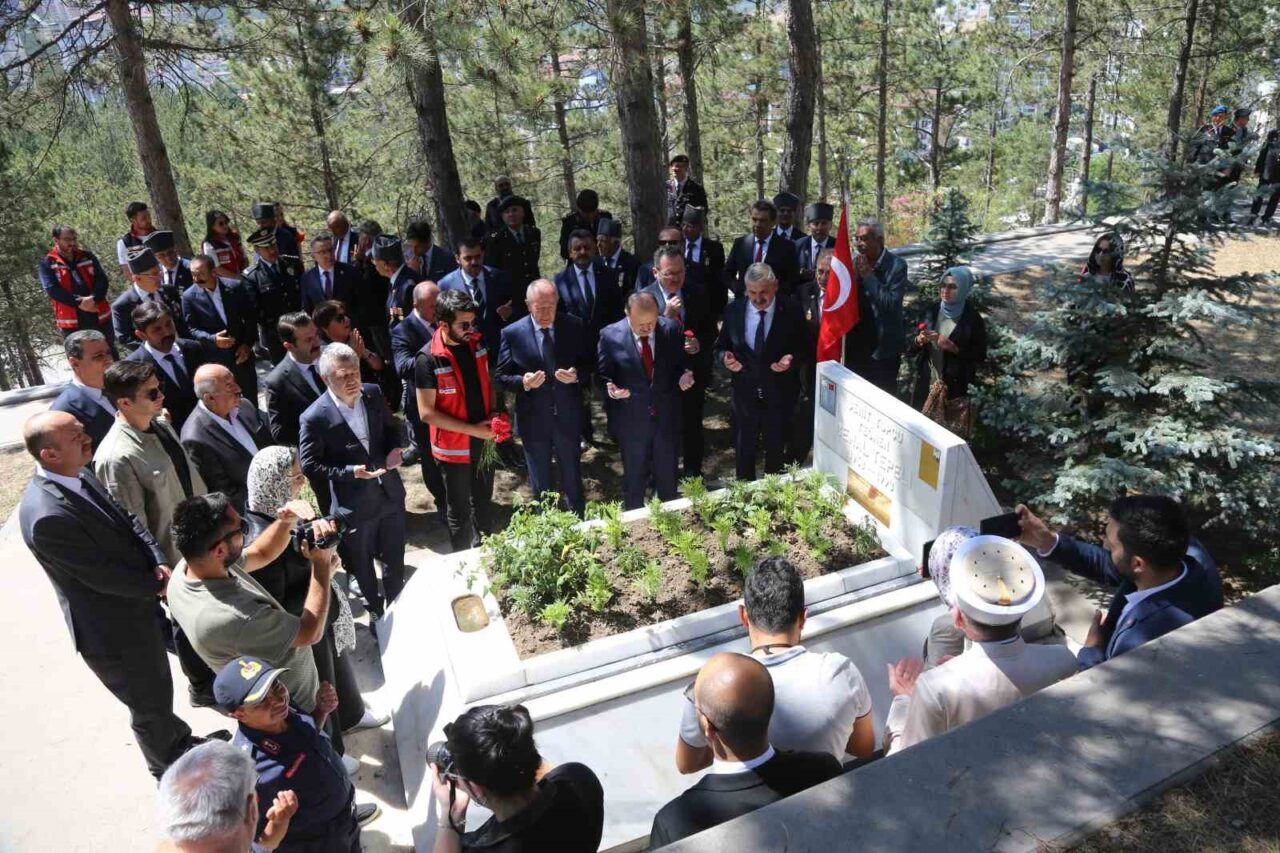 Kastamonu’da 15 Temmuz Demokrasi Ve Milli Birlik Günü dolayısıyla şehitler
