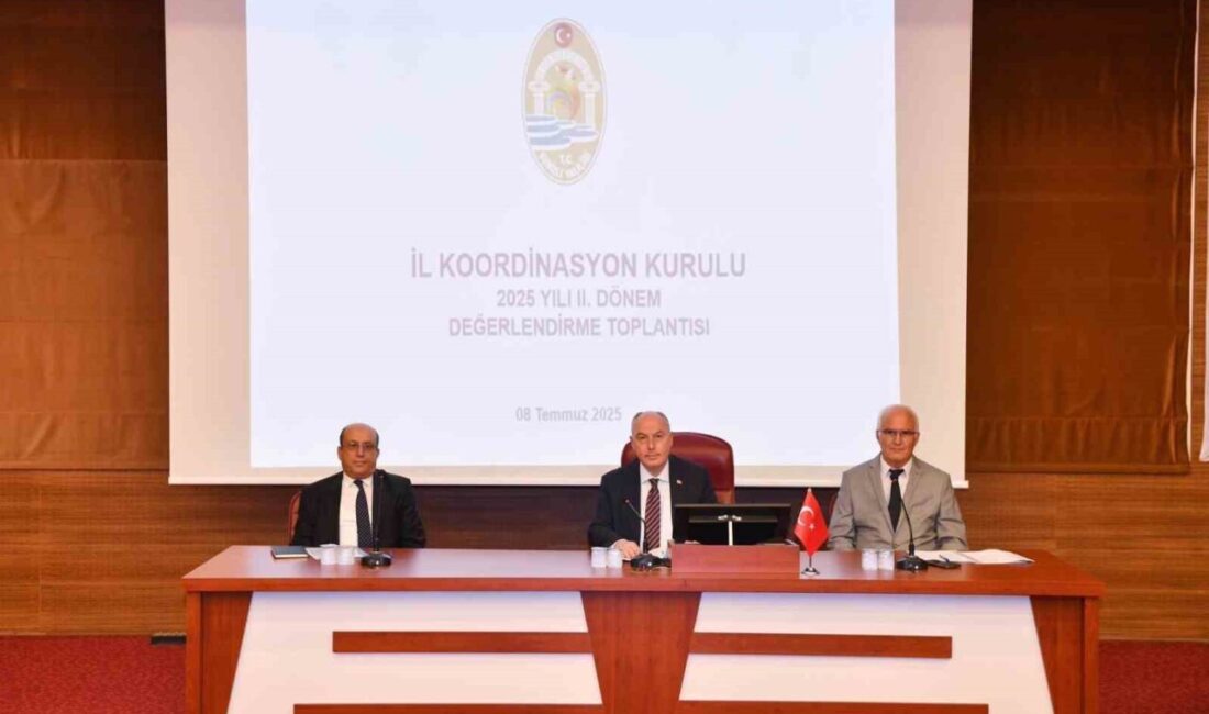 DENİZLİ (İHA) – Denizli Valisi Ömer Faruk Coşkun, ilk genelinde