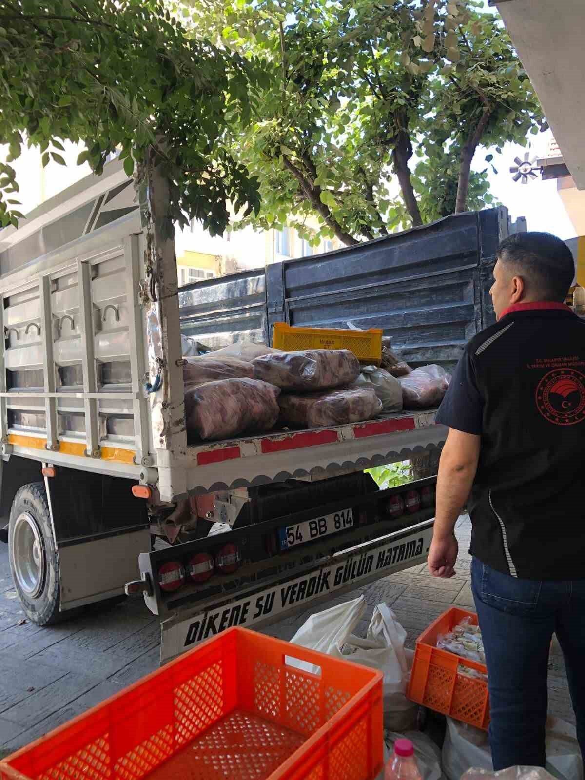 Adapazarı’nda bir depoya düzenlenen baskında, menşei belli olmayan ve hijyen