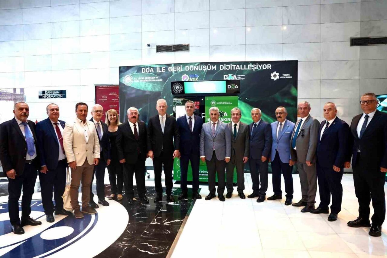 İzmir’de, Çevre, Şehircilik ve İklim Değişikliği Bakanlığı öncülüğünde Türkiye Çevre