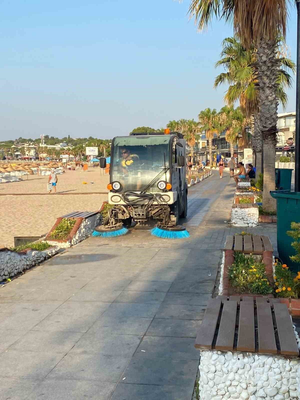 Didim Belediyesi Temizlik İşleri Müdürlüğü ekipleri, yaz sezonunun en yoğun
