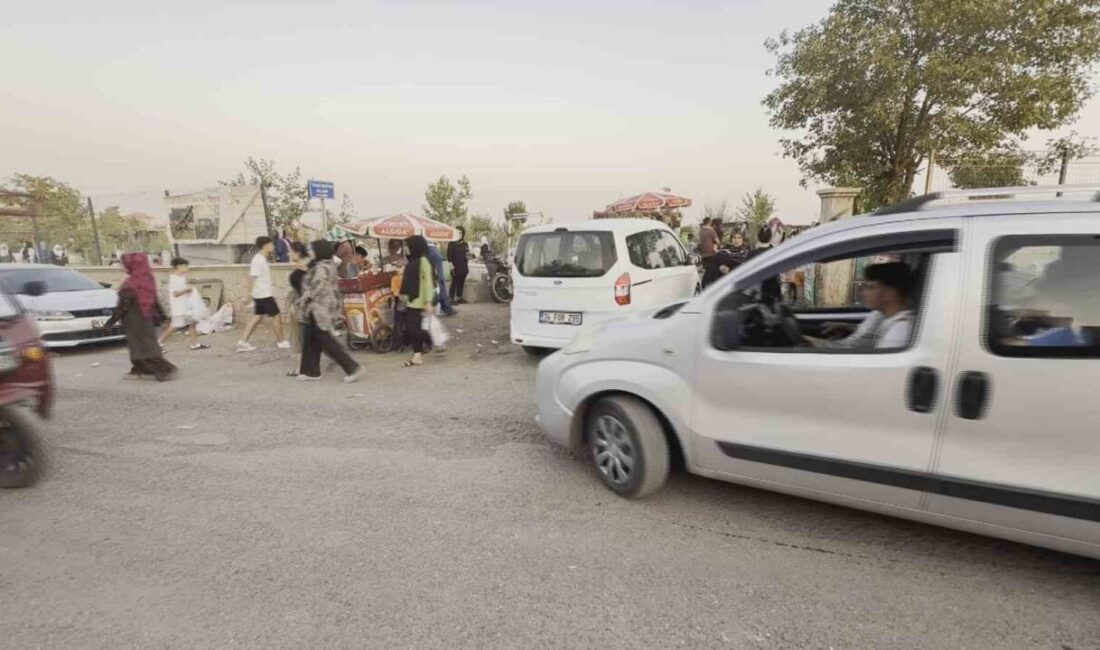 Diyarbakır’ın Bağlar ilçesinde bulunan Yeniköy Mezarlığı’nda yaşanan düzensizlikler, vatandaşların tepkisini