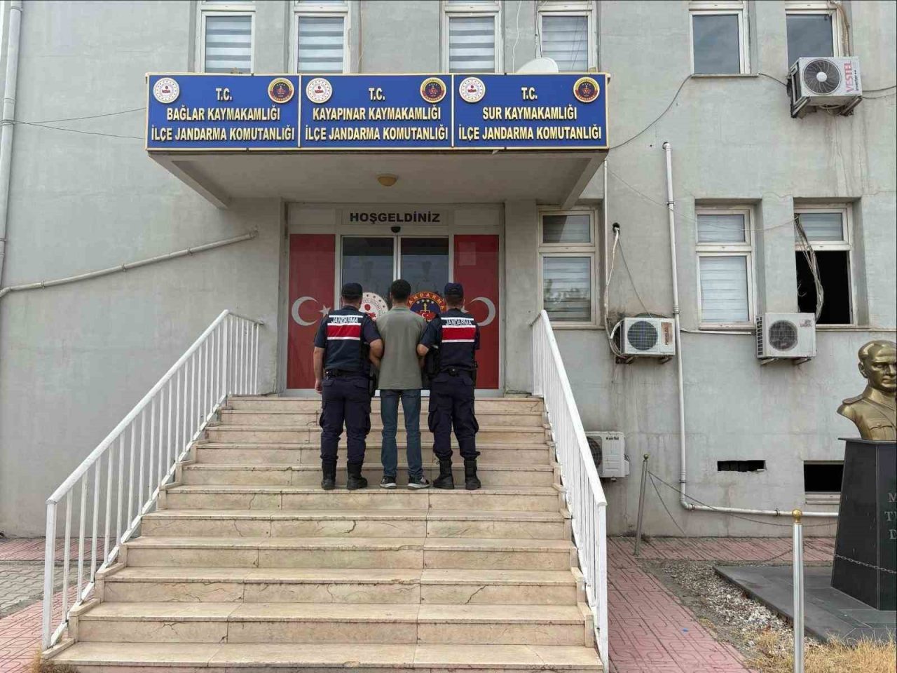 Diyarbakır’da kesinleşmiş hapis cezası bulunan firari 2 hükümlü yakalandı. Kayapınar