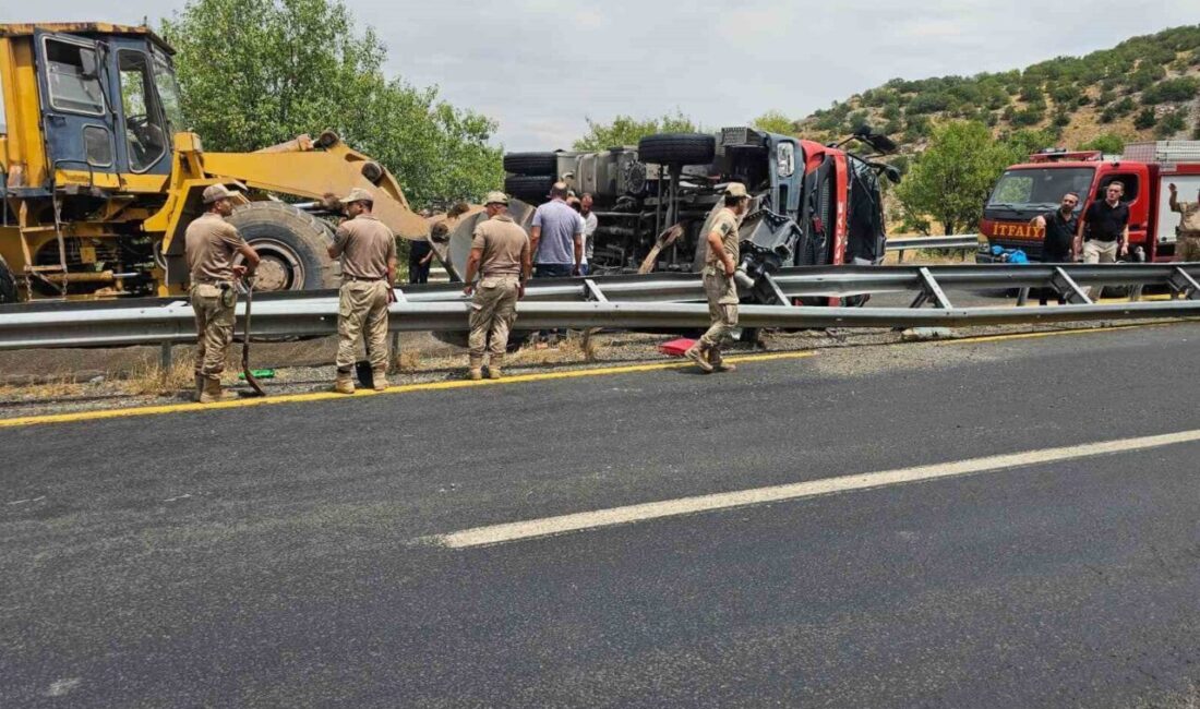 Diyarbakır’ın Ergani ilçesinde yangın söndürmeye giden itfaiye ekibini kaza geçirmesi