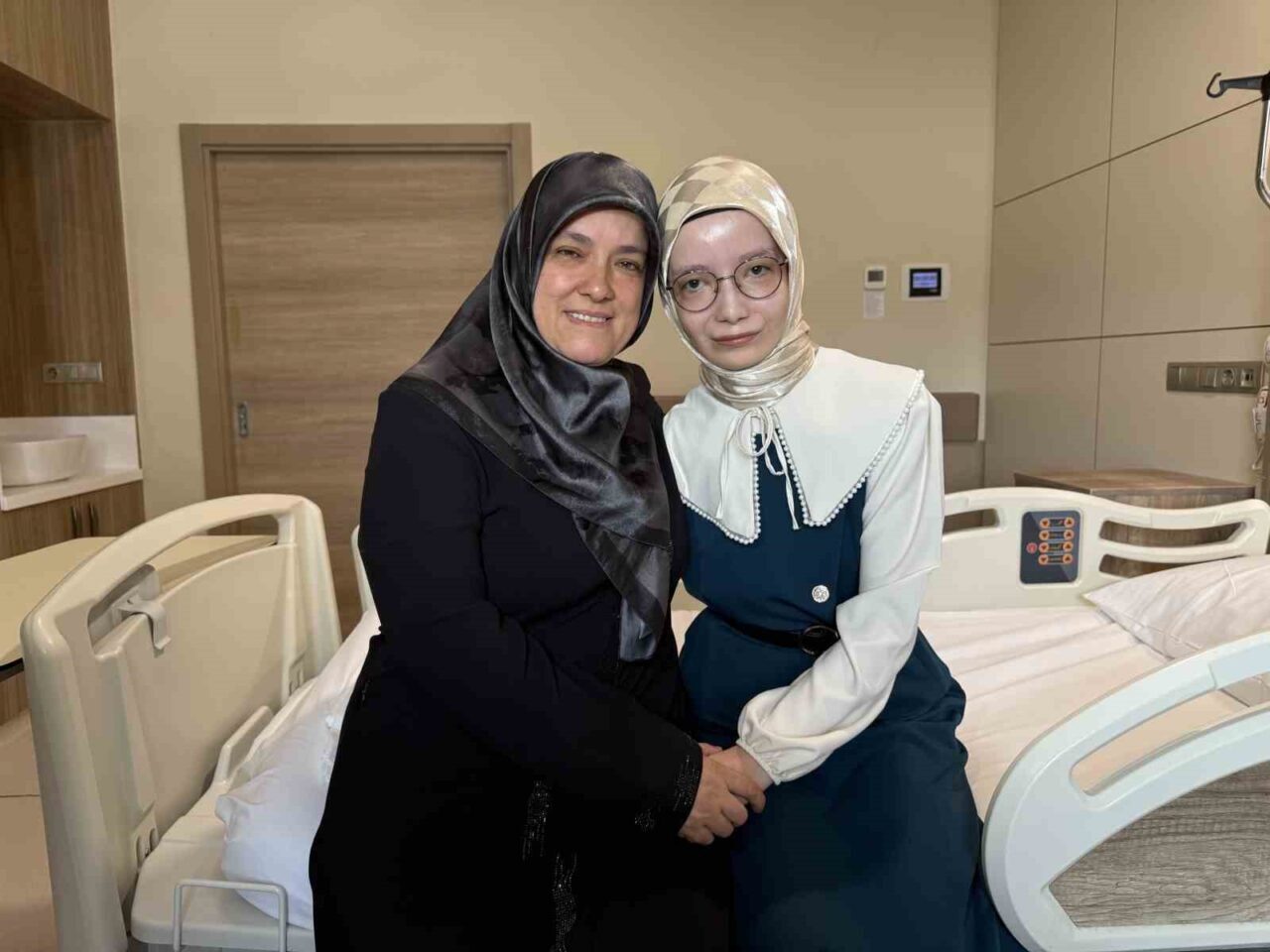 Kişilerin mimiklerini kullanmasına imkan tanımayan nadir görülen doğuştan bir rahatsızlık
