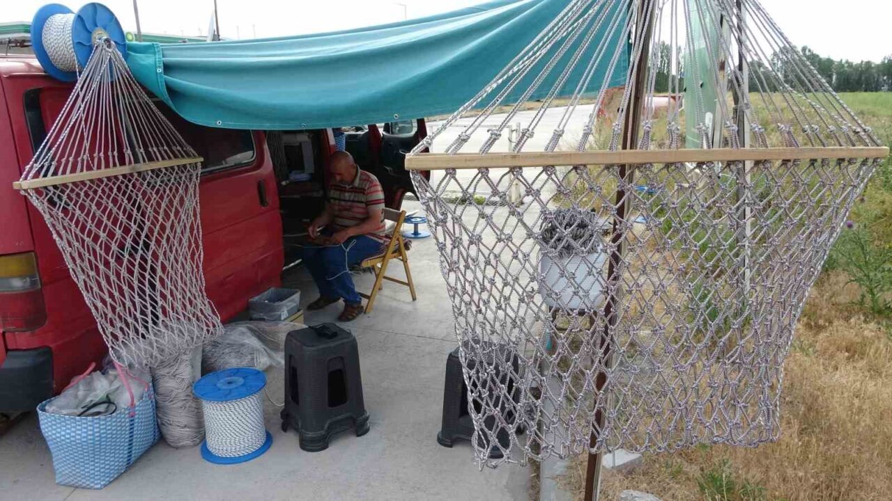 Kütahya’da yaşayan 65 yaşındaki Ahmet Kaptan, 25 yıl önce başladığı