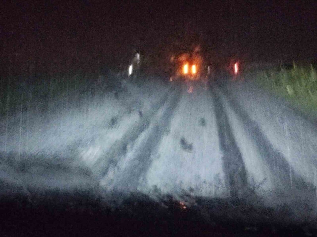 Ardahan’ın Hanak ilçesinde sağanak yağışın ardından etkili olan dolu yağışı,