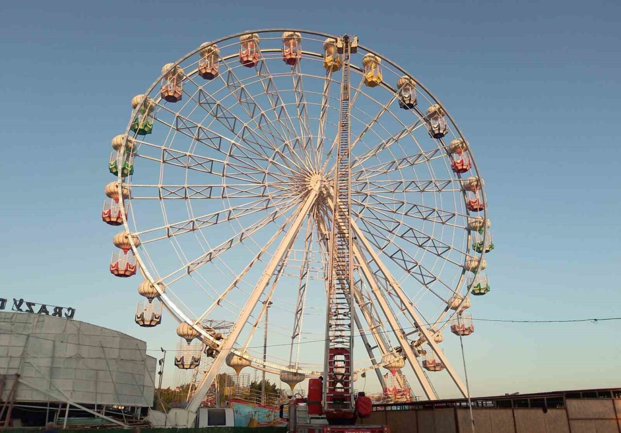 Balıkesir’in Edremit ilçesine bağlı turistik Akçay Mahallesi’nde yaşanan elektrik kesintisi,