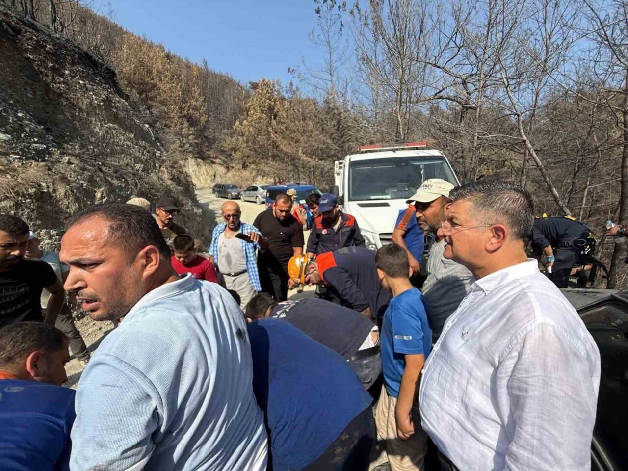 Hatay’ın Dörtyol ilçesinde uçurumdan düşerek yaralanan şahıs ekiplerin çalışmalarıyla kurtarıldı.