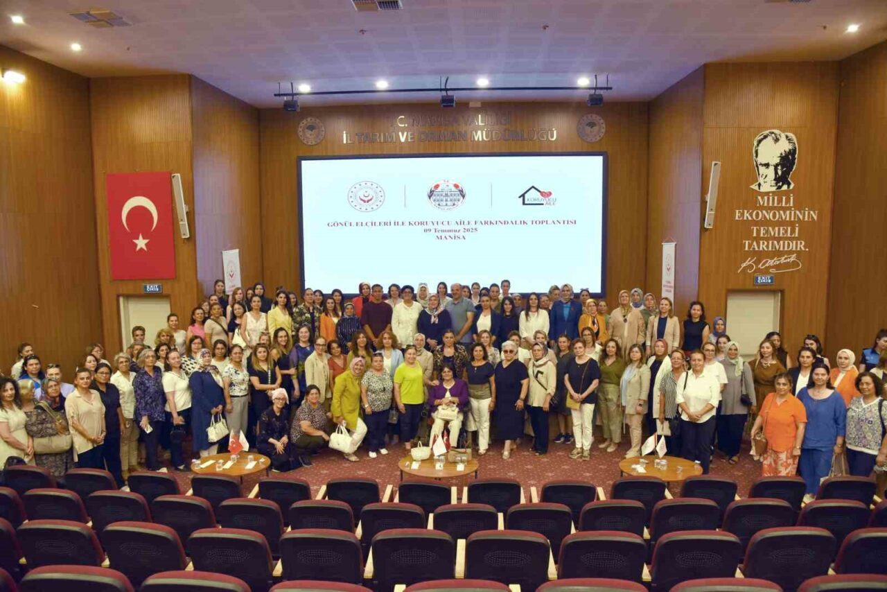 Manisa Valisi Vahdettin Özkan’ın eşi Dr. Ruhan Özkan, koruyucu aileliğe