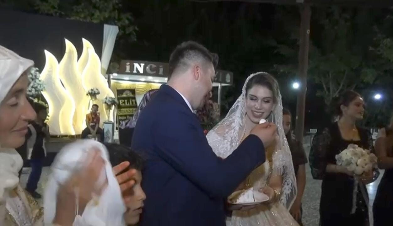 Şanlıurfa’da gerçekleştirilen bir düğünde pasta yiyen 60 davetli zehirlenerek hastaneye