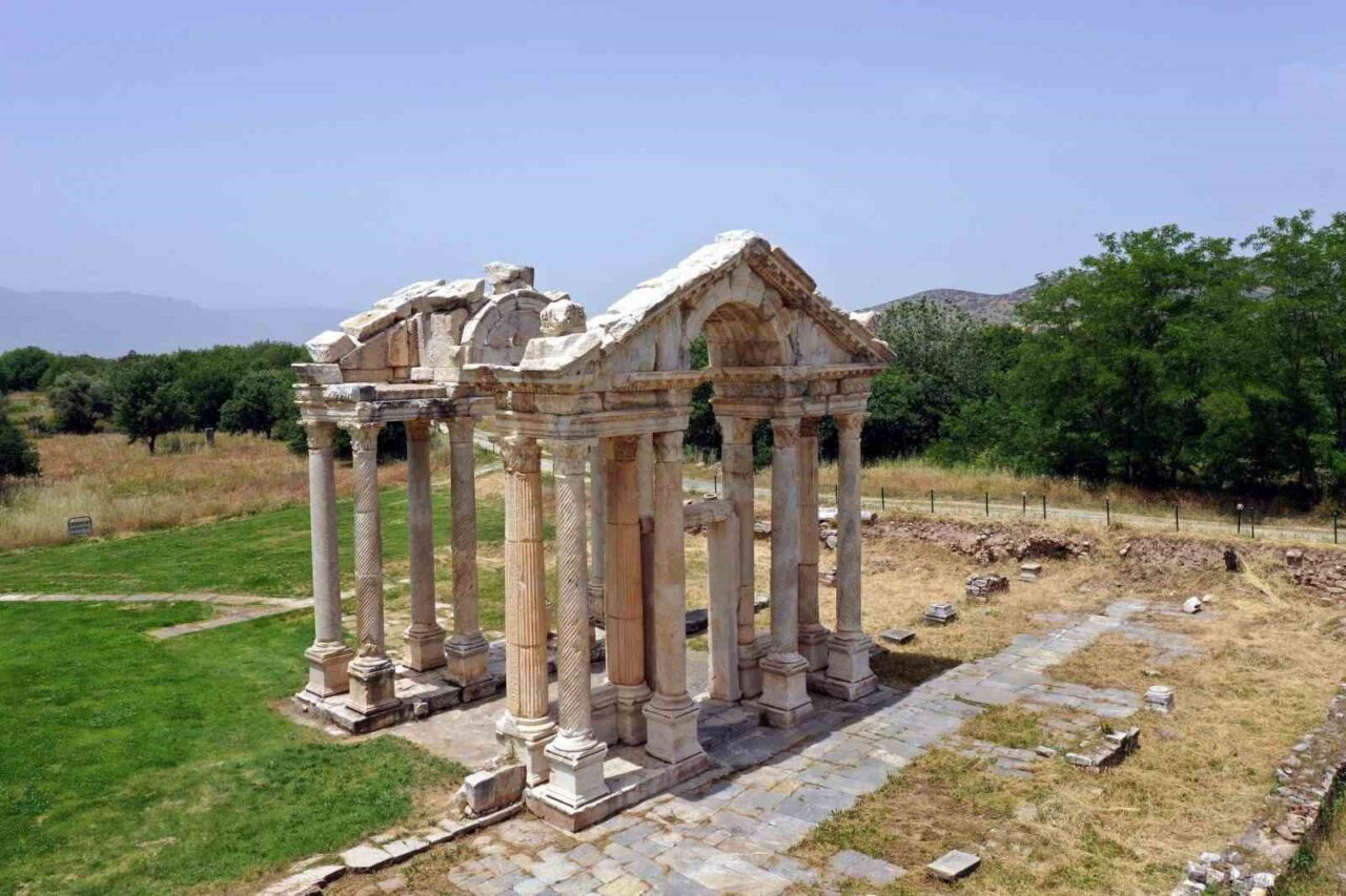 UNESCO Dünya Mirası Listesi’nde yer alan, dünyaca ünlü Afrodisias Antik
