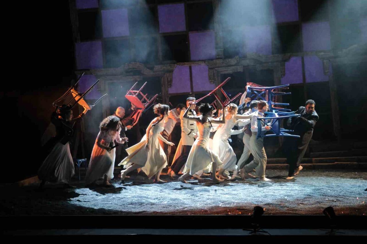 Rus Edebiyatında çok önemli bir yere sahip olan ve 19.