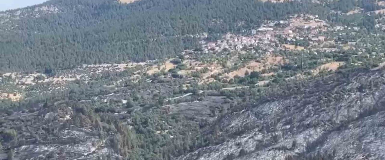 Bursa’da başlayıp Balıkesir’in Dursunbey ilçesinde devam eden yangında bu sabah