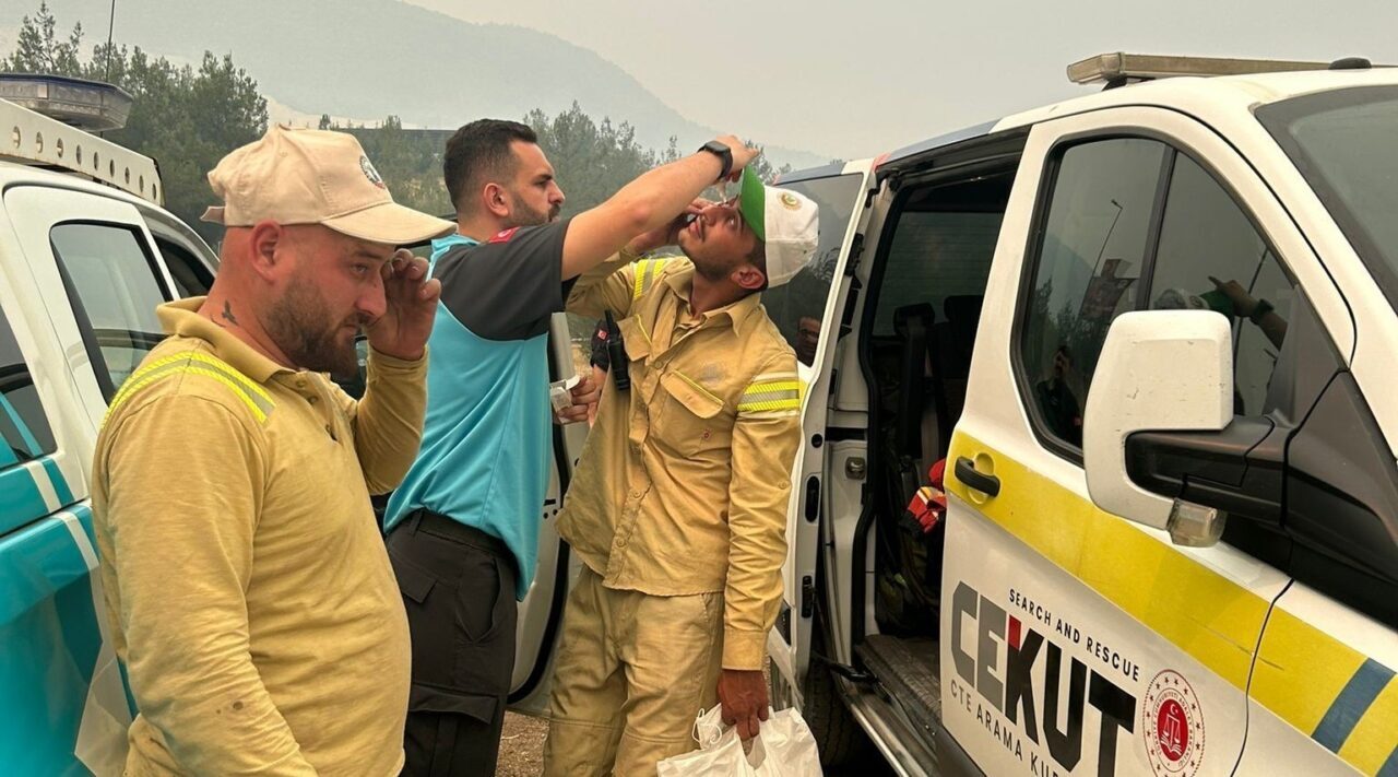 Düzce İl Sağlık Müdürlüğü’ne bağlı UMKE ekibi Karabük’teki orman yangınında