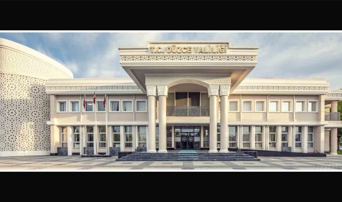 DÜZCE(İHA) – Düzce Valiliği, merkez ve köylerde köpek sahiplerini uyararak,