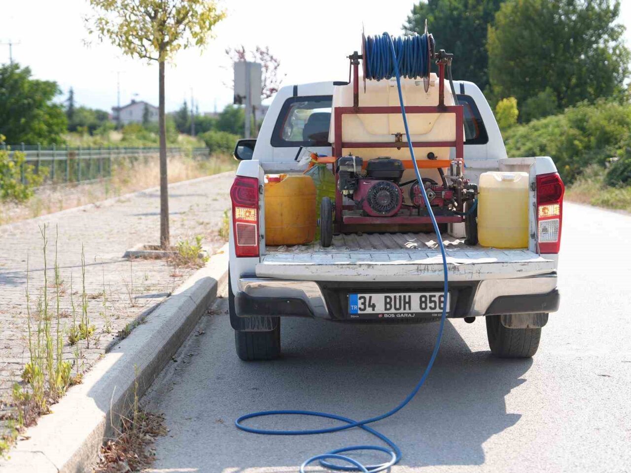 Düzce Belediyesi yaz aylarında artan sivrisinek ve karasinek haşerelerine karşı