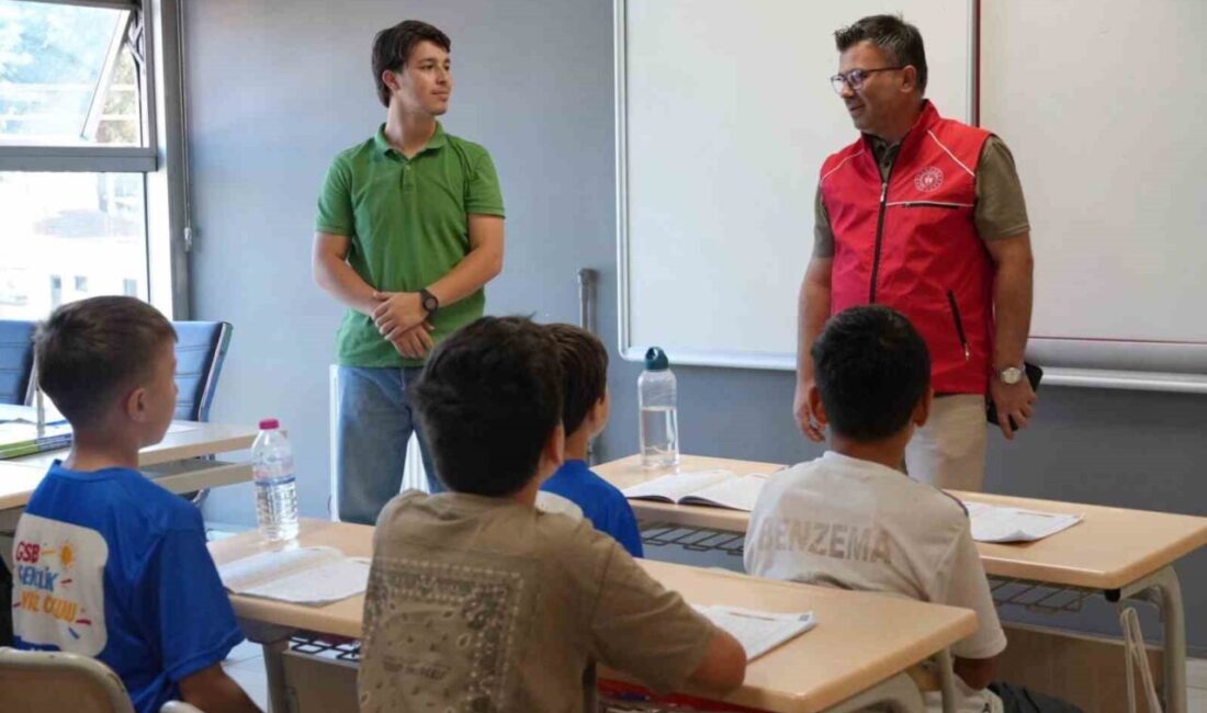 Düzce Gençlik ve Spor İl Müdürü İsa Yazıcı, Gençlik Merkezinde