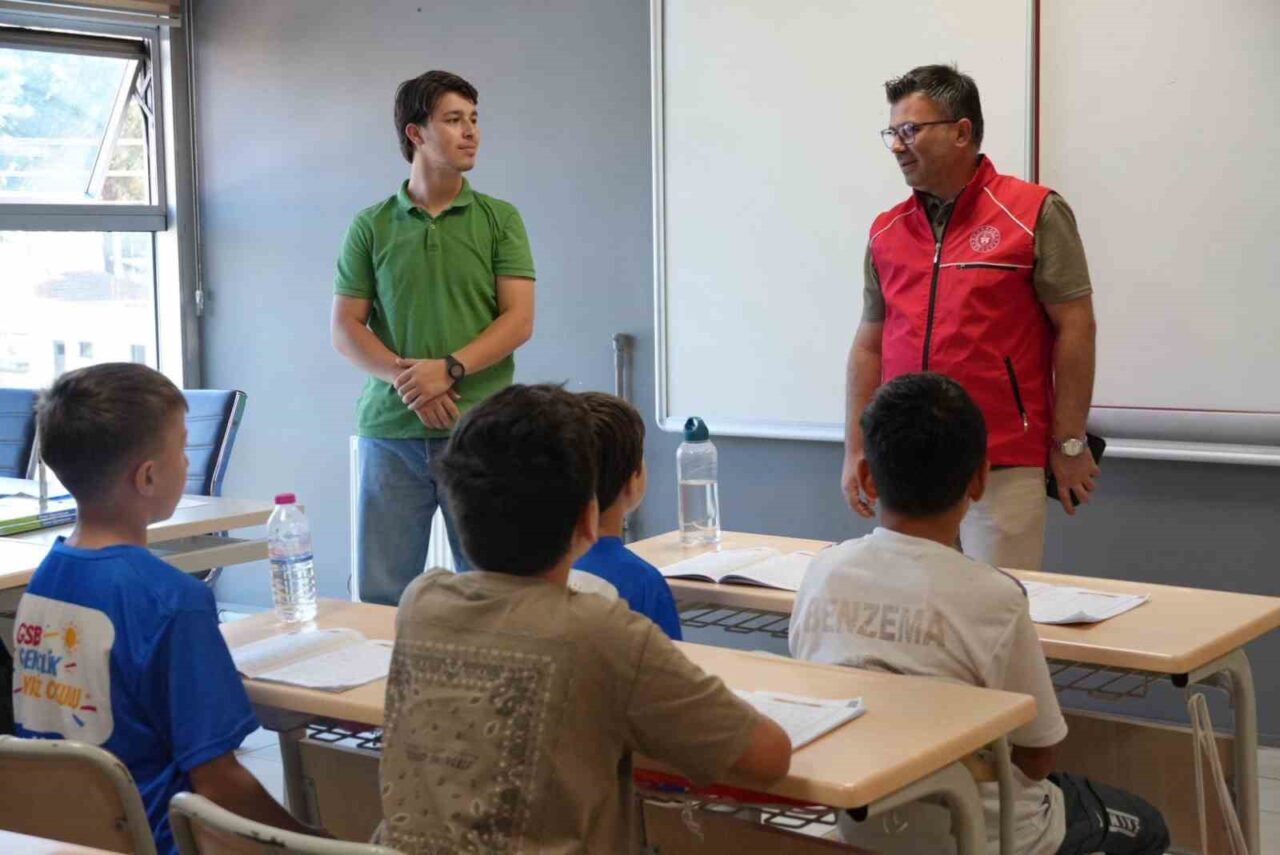 Düzce Gençlik ve Spor İl Müdürü İsa Yazıcı, Gençlik Merkezinde